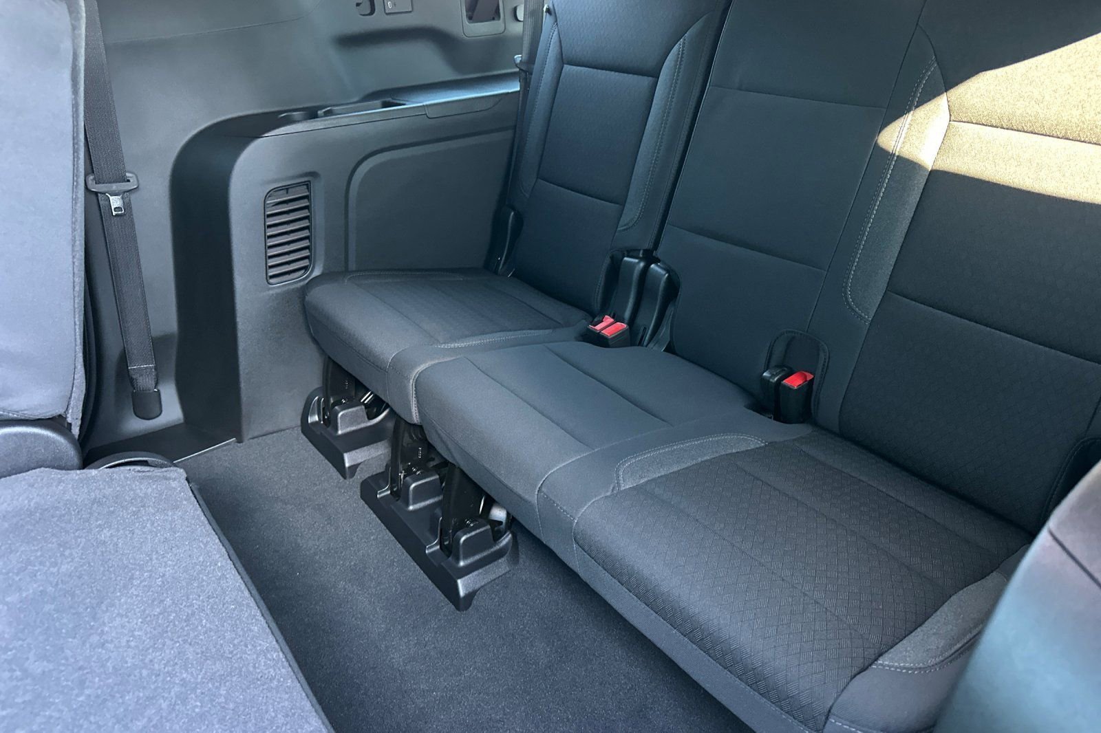 2026 Chevrolet Suburban LS - Photo 14