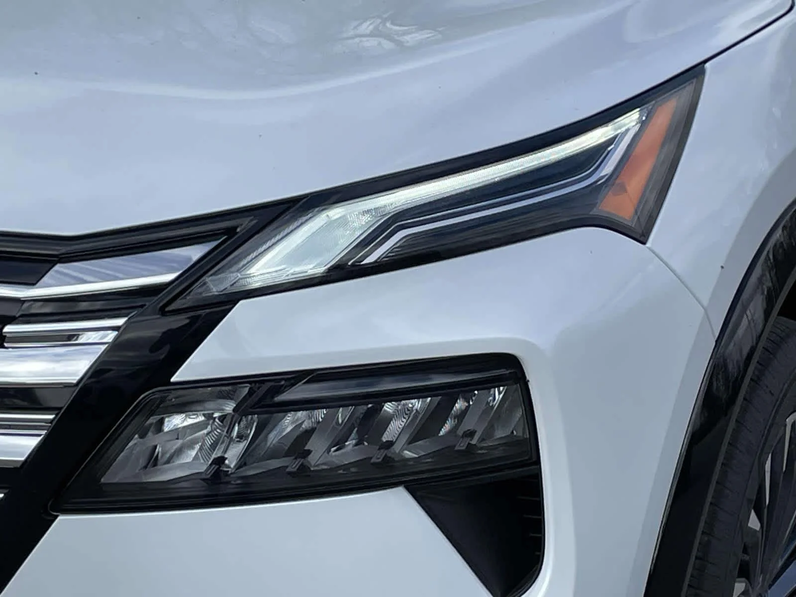 New 2026 Everest White Pearl/Super Black Nissan Platinum image 13
