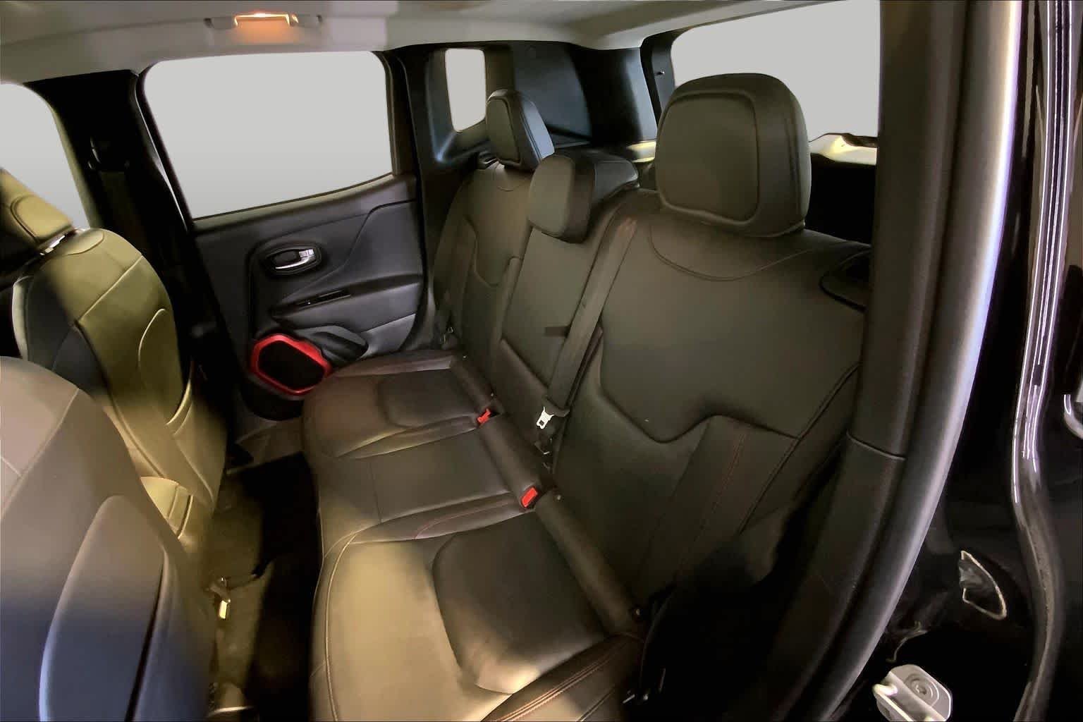 Used 2017 Black Jeep Trailhawk image 21