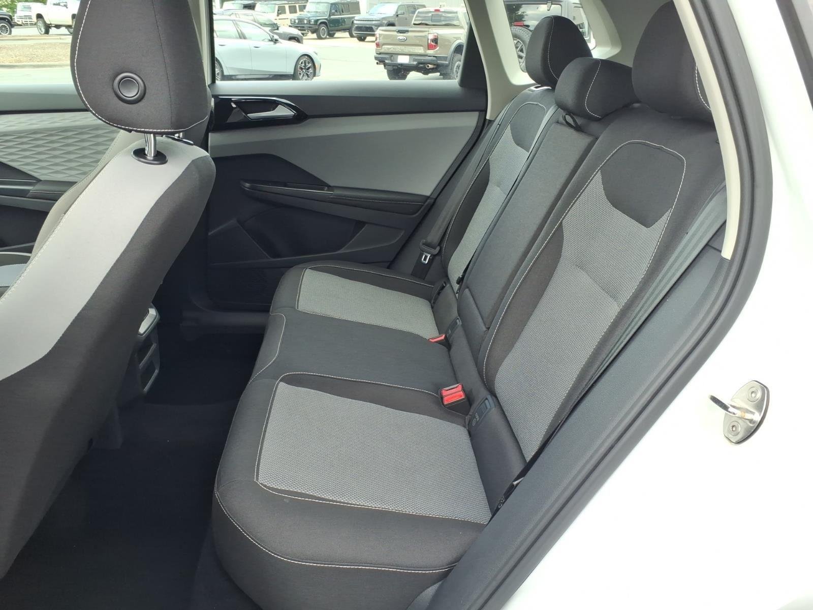 Used 2024  Volkswagen S image 18