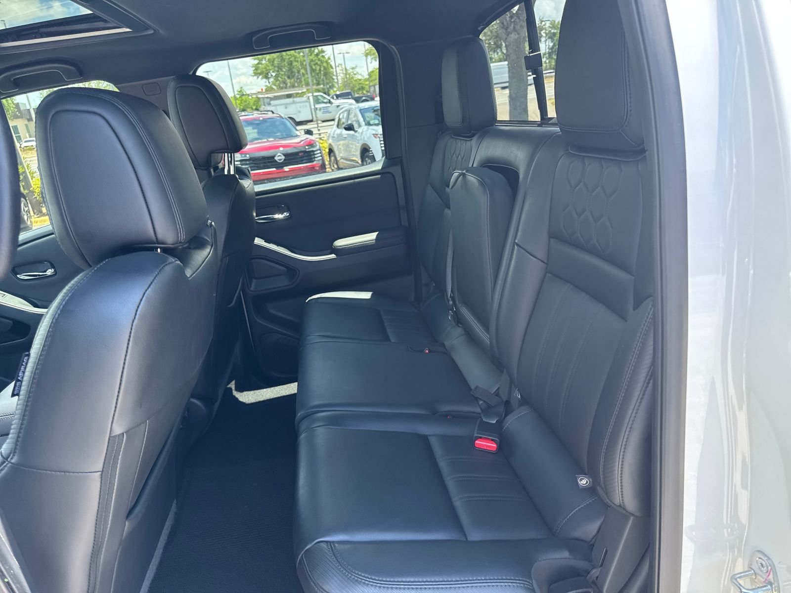 Used 2022 Glacier White Nissan PRO-X image 30