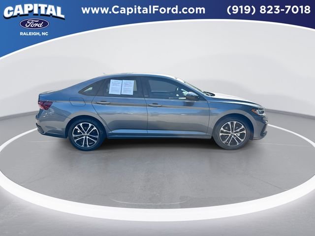 Used 2025 Gray Volkswagen 1.5T Sport image 9