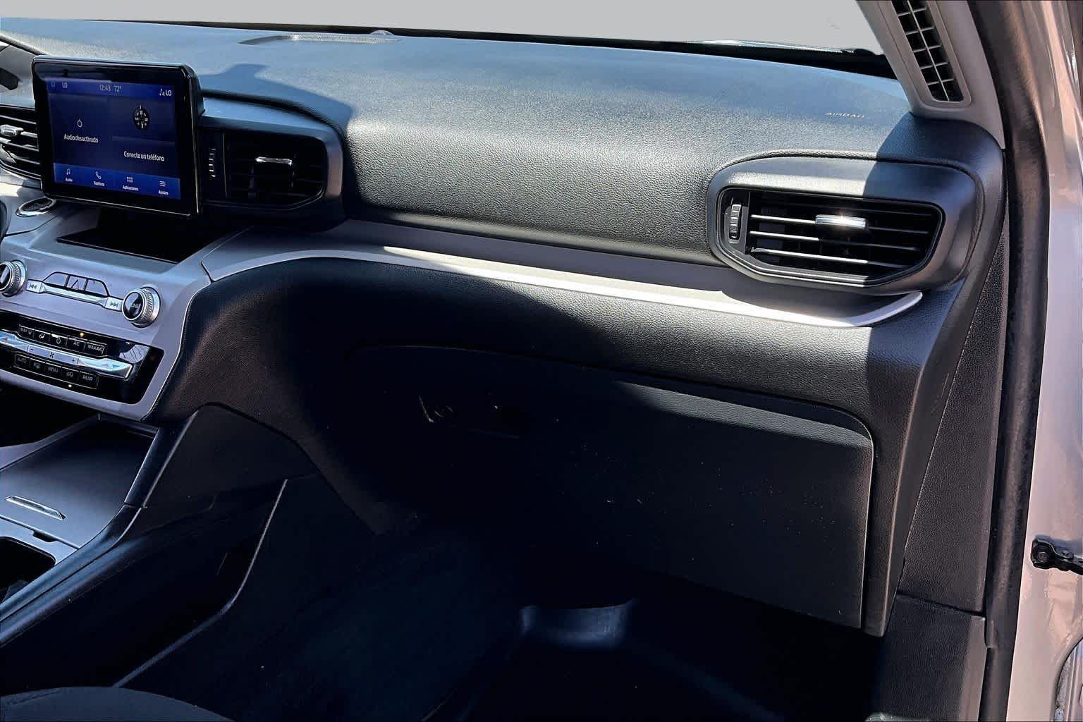 Used 2023 Iconic Silver Ford XLT image 17