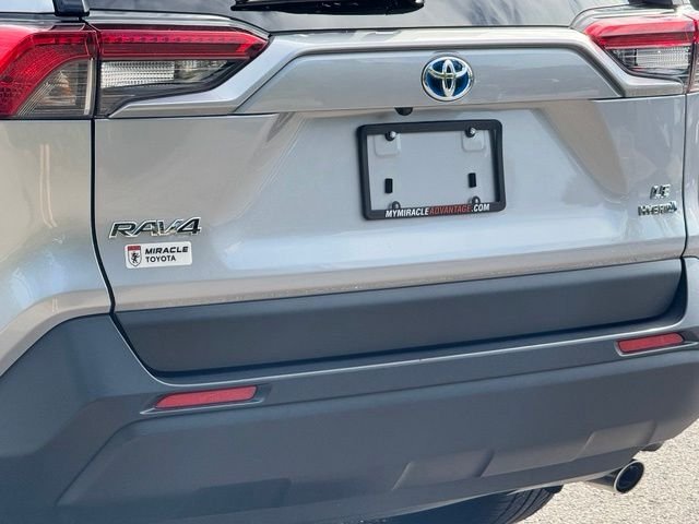 Certified Used 2023 Silver Toyota LE image 22