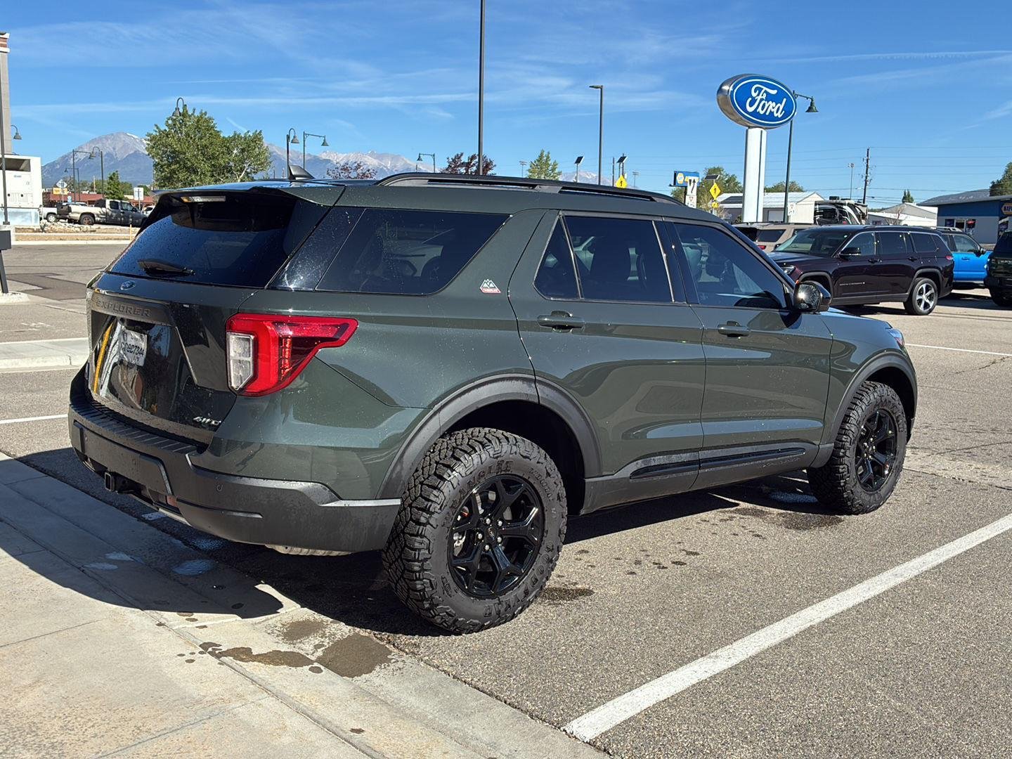 Used 2024 Green Ford Timberline image 3