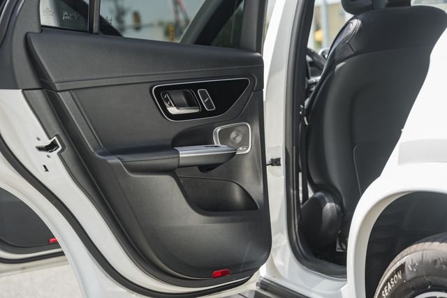 Certified Used 2025 Polar White Mercedes-Benz GLC 300 image 34
