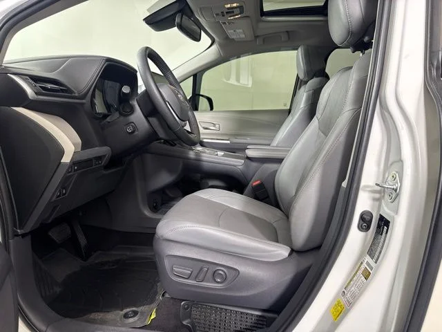 Certified Used 2021 Blizzard Pearl Toyota Limited image 11