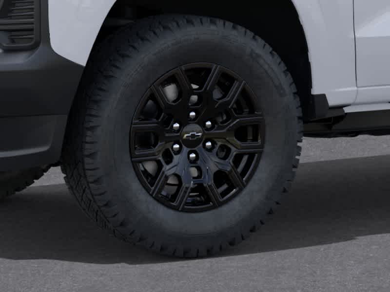 New 2026 Summit White Chevrolet WT image 9
