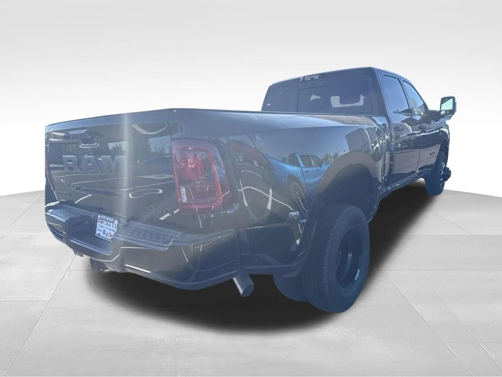 New 2027 Diamond Black Crystal Pearlcoat RAM BIG HORN image 3
