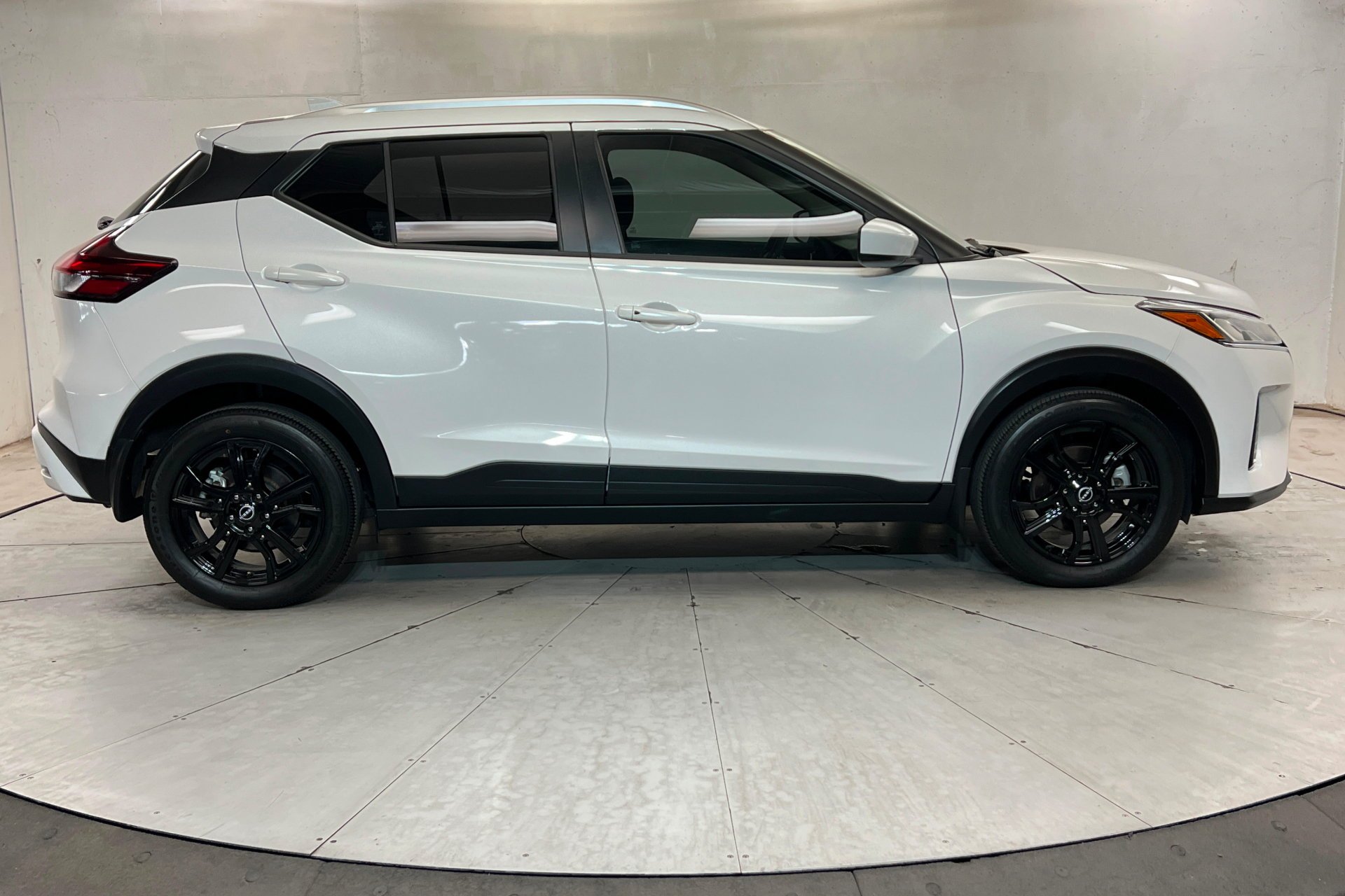 2023 Nissan Kicks SV - Photo 7