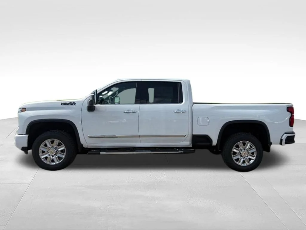 New 2025 Summit White Chevrolet High Country image 8