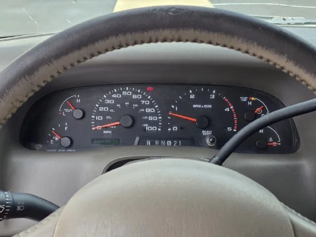 Used 2003  Ford Lariat image 10