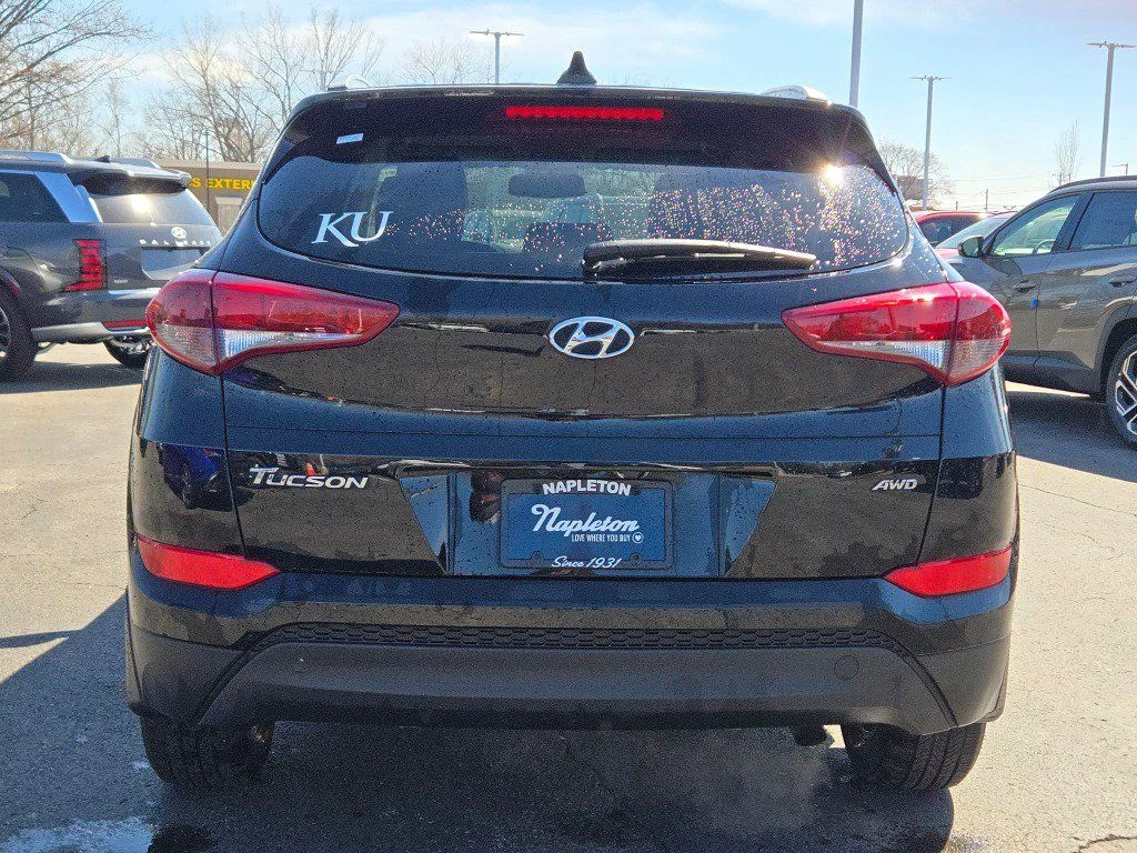 Used 2017 Black Hyundai SE Plus image 13