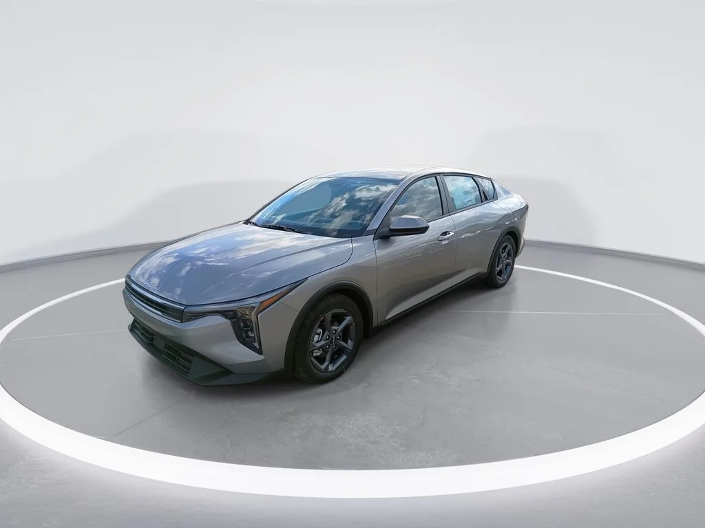 Used 2025 Gray Kia LXS image 4