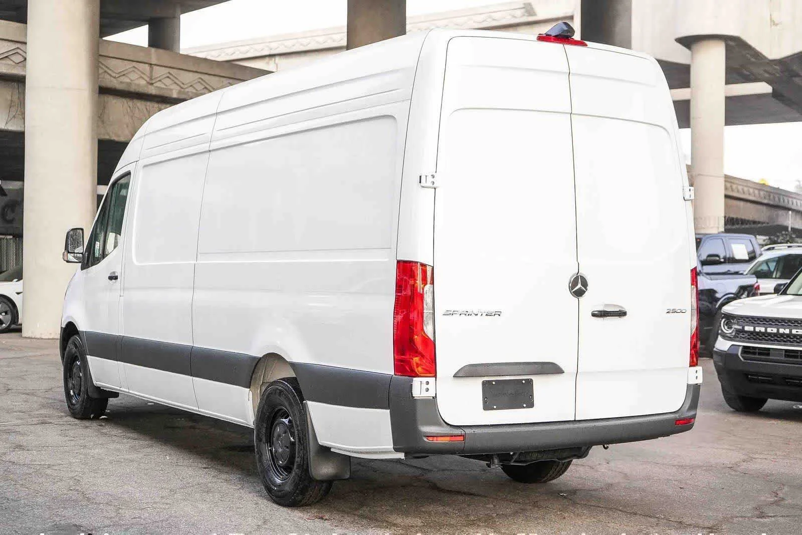 New 2026 Arctic White Mercedes-Benz Cargo 170WB High Roof RWD 2.0L I4 Diesel Turbo SO image 34