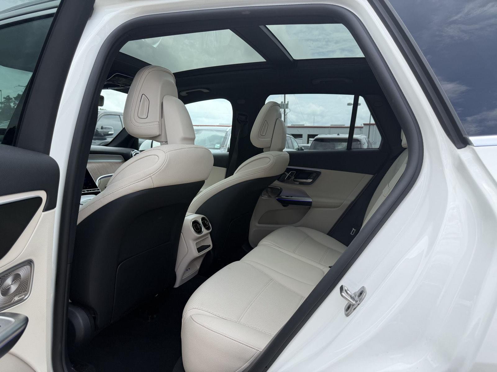 Certified Used 2026 Polar White Mercedes-Benz GLC 300 image 17
