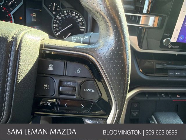 Used 2022 White Toyota SR5 image 16