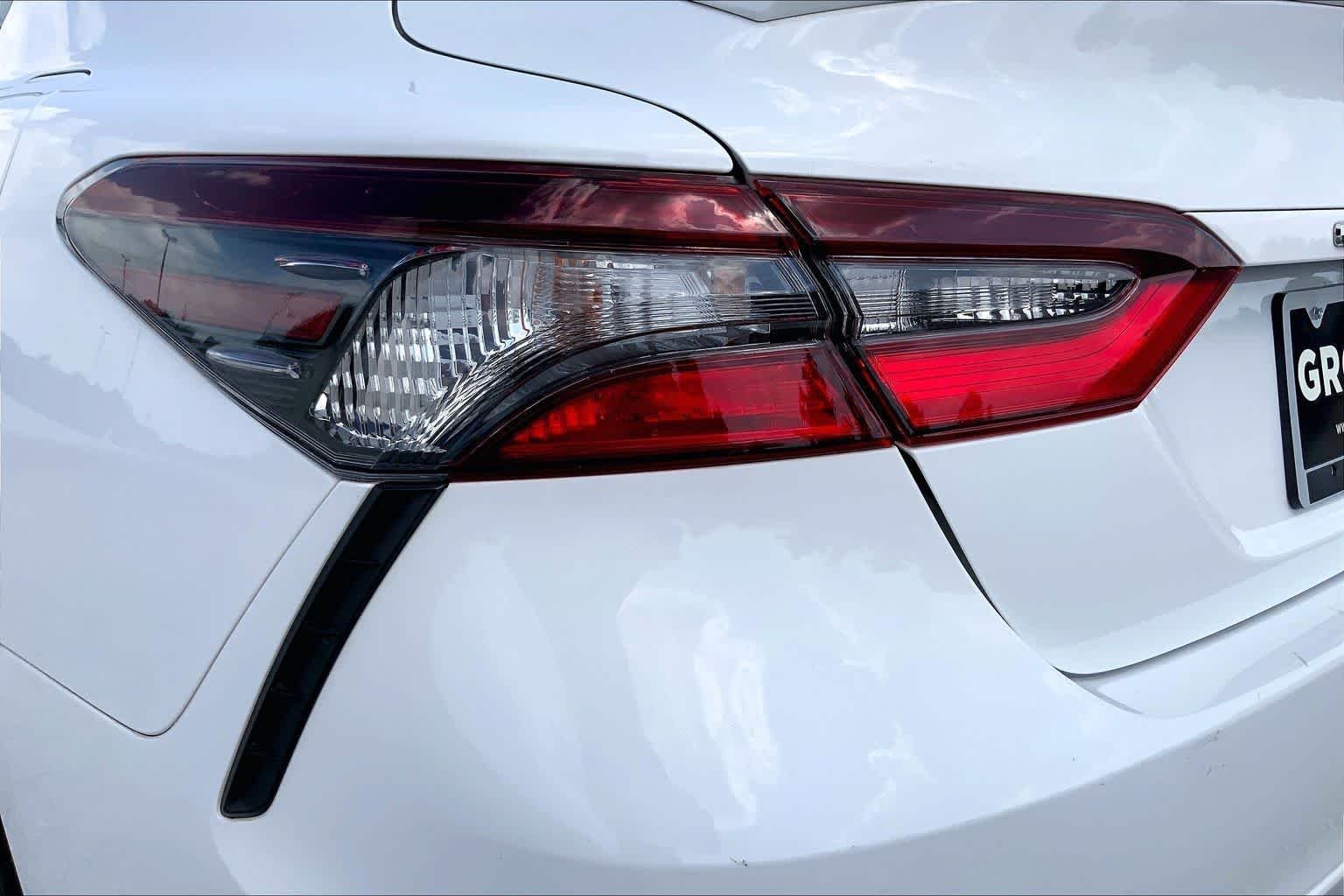 Used 2023 Ice Cap Toyota SE image 28