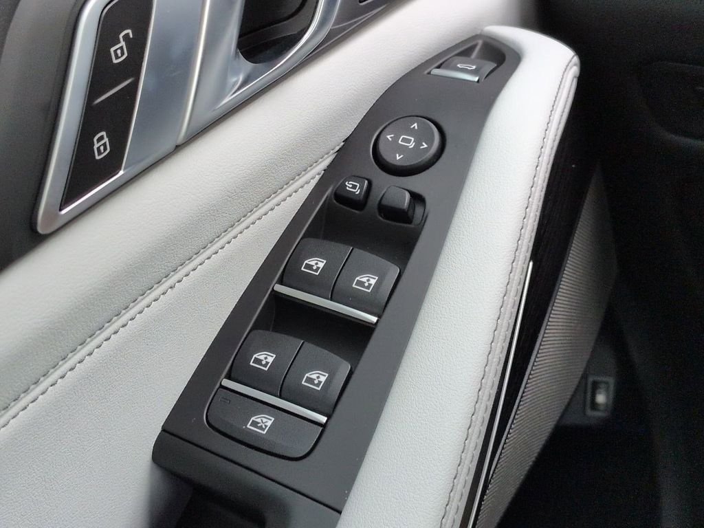 New 2026 Mineral White Metallic BMW xDrive50e image 25