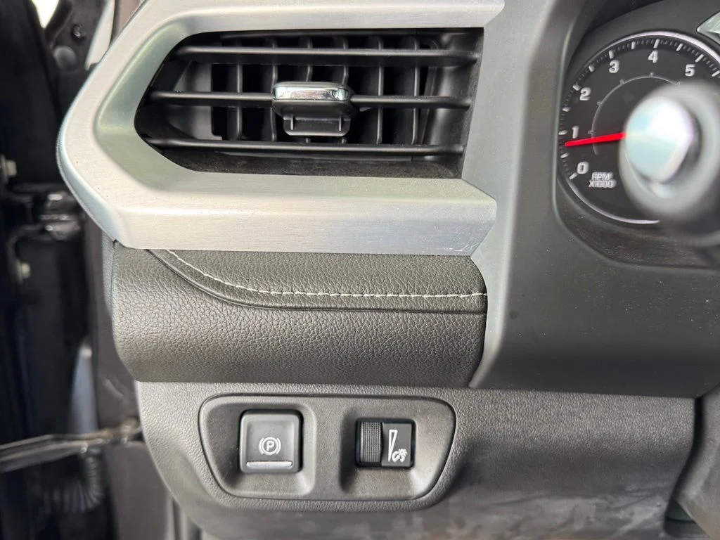 Used 2018 Silver GMC SLT-1 image 38