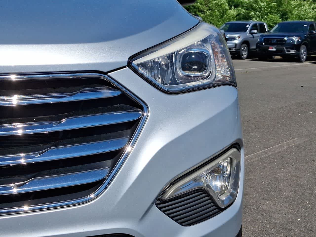 Used 2016 Circuit Silver Hyundai SE image 30