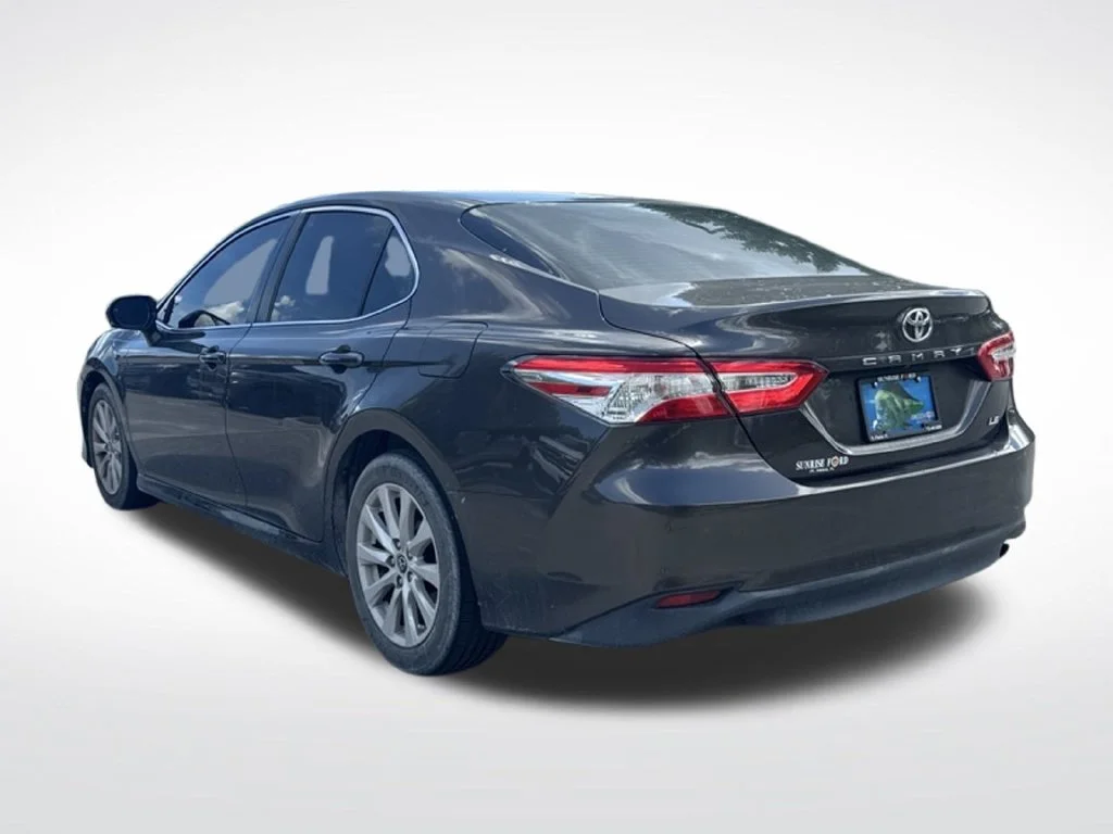 Used 2018 Gray Toyota LE image 6
