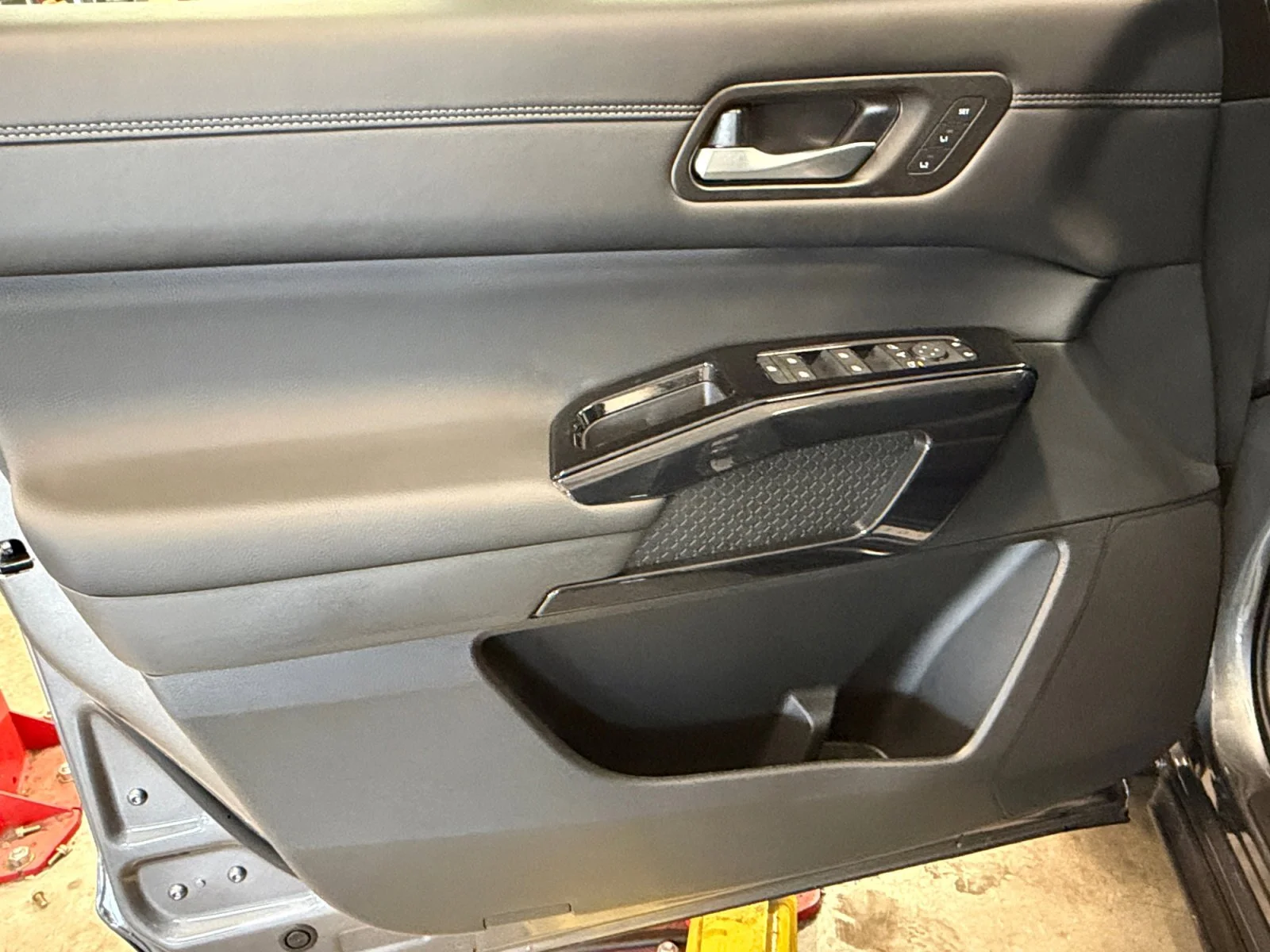 New 2026 Gun Metallic Nissan Platinum image 31