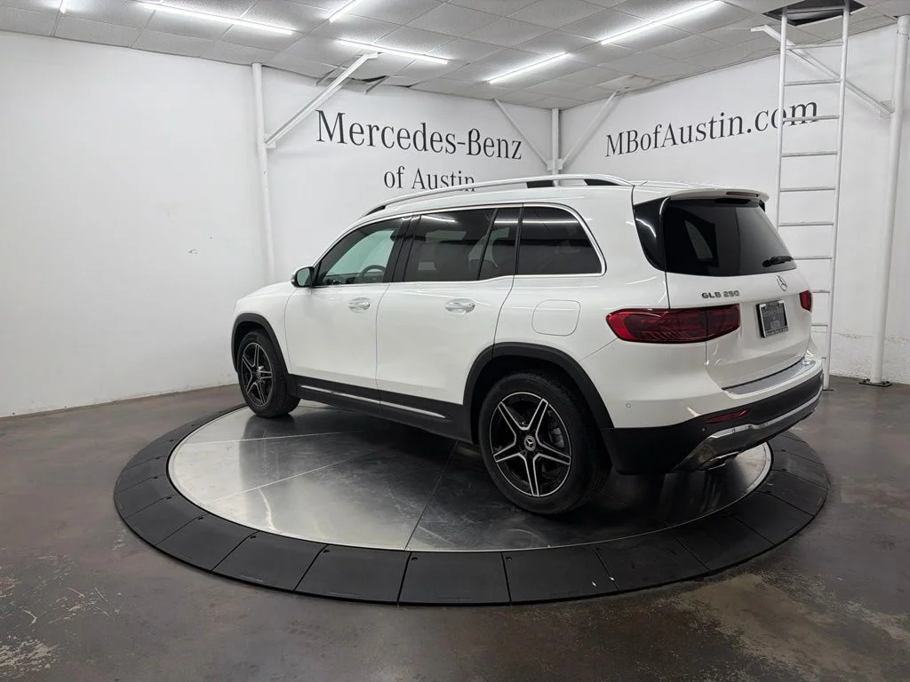 New 2026 White Mercedes-Benz GLB 250 image 5