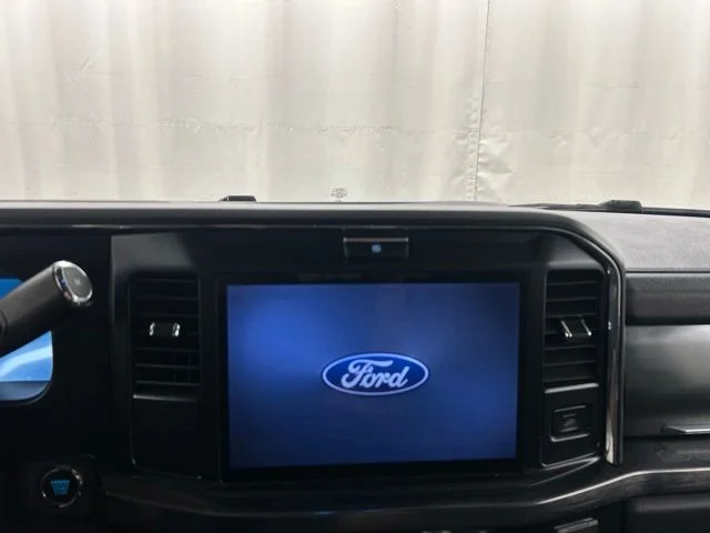 Used 2025 Gray Ford Lariat image 13