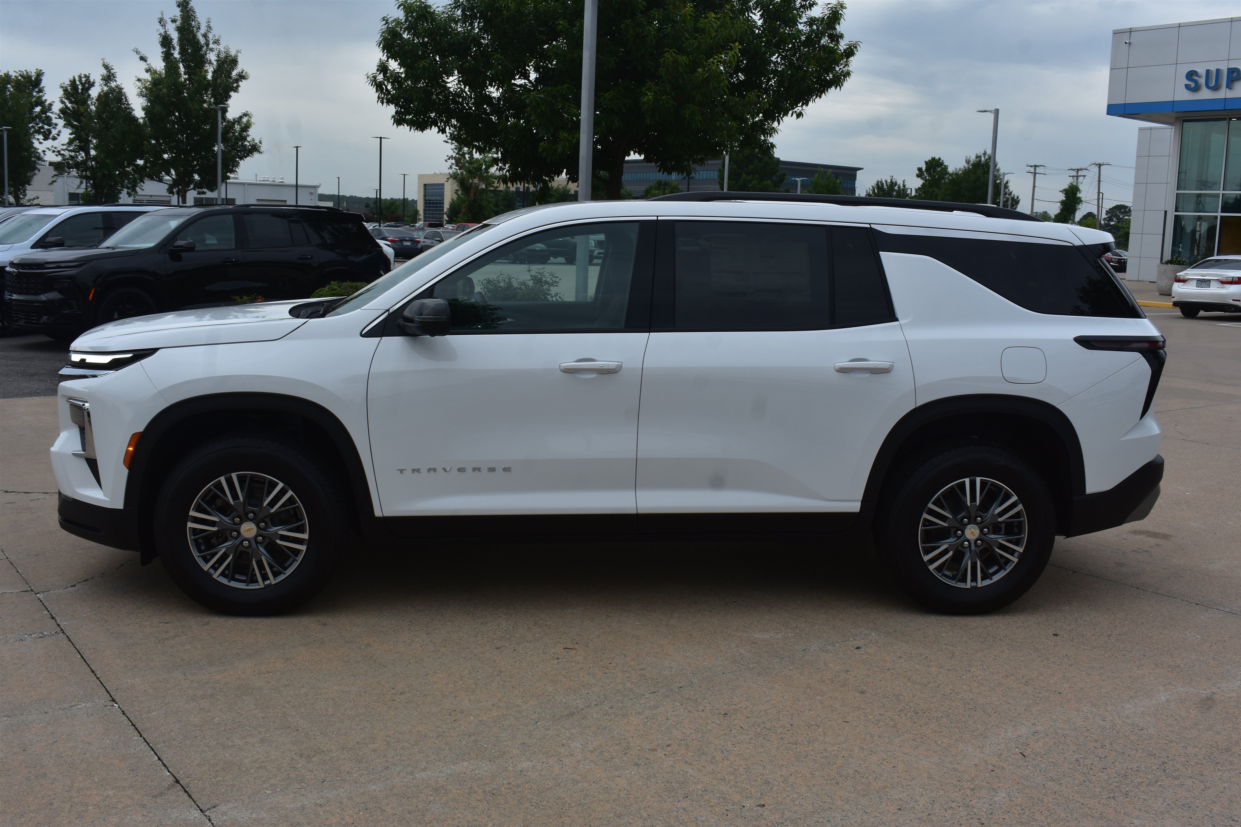 2026 Chevrolet Traverse LT - Photo 9