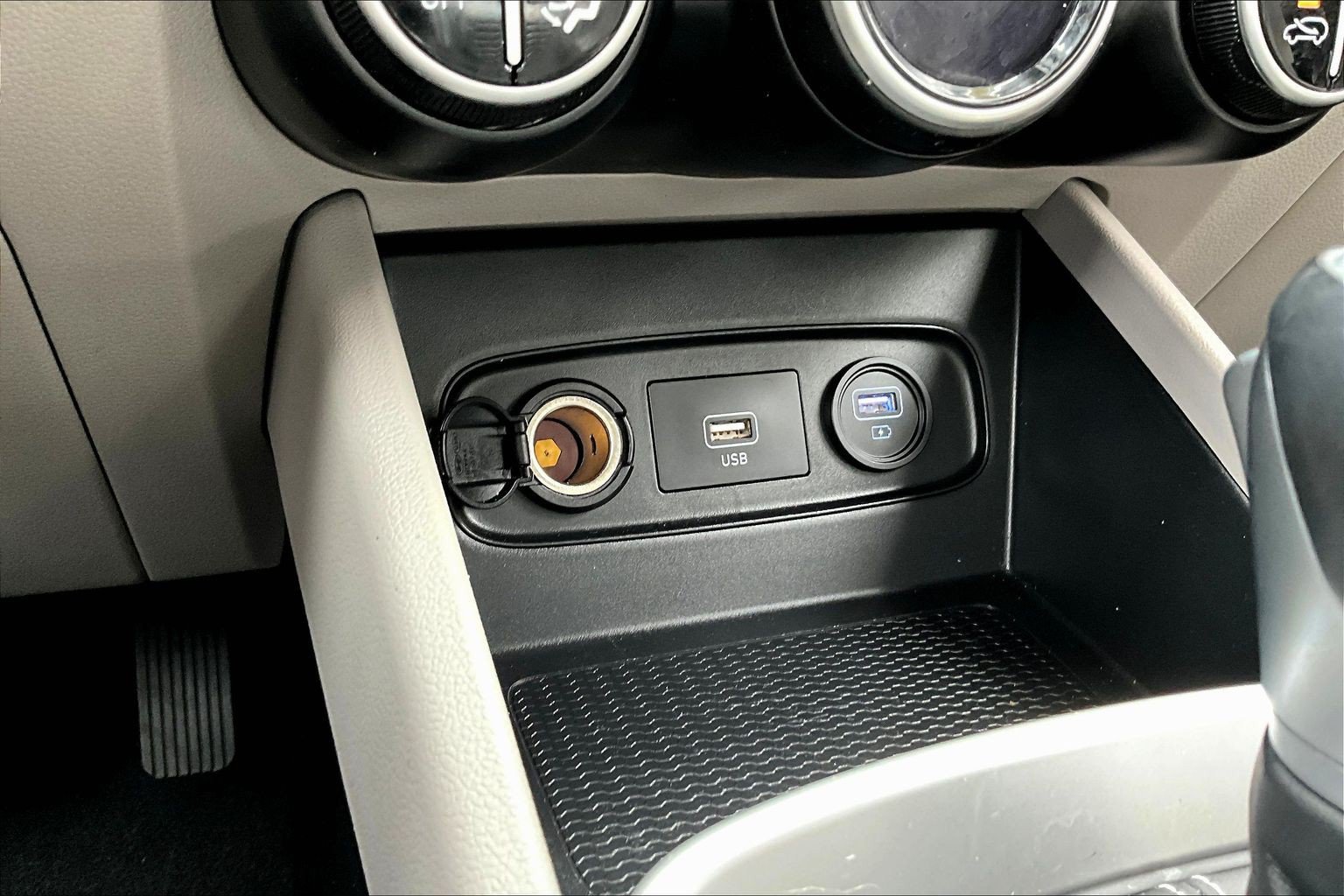Used 2021 Gray Hyundai SEL image 13