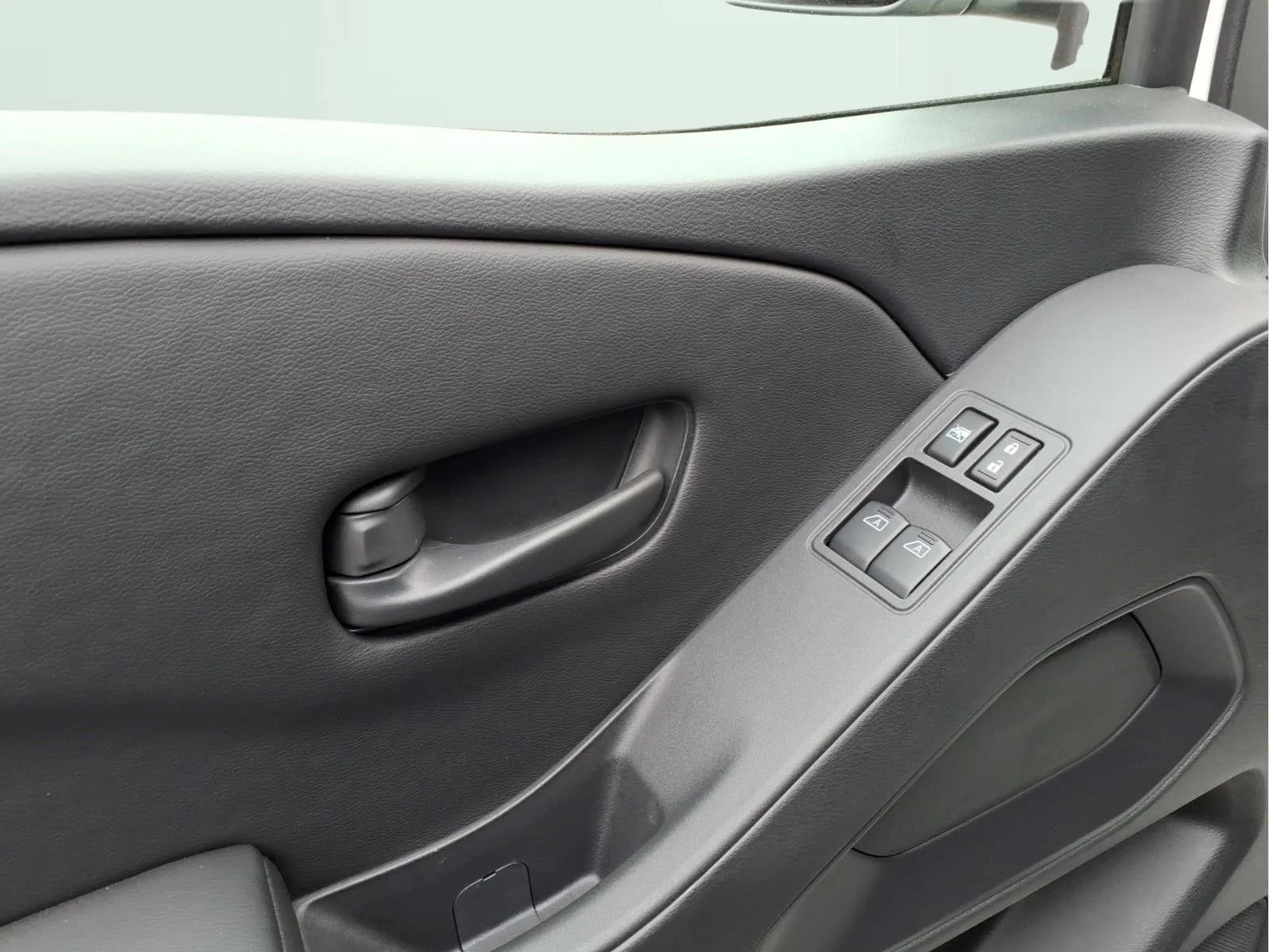 New 2026 Glacier White Nissan King Cab® S image 11