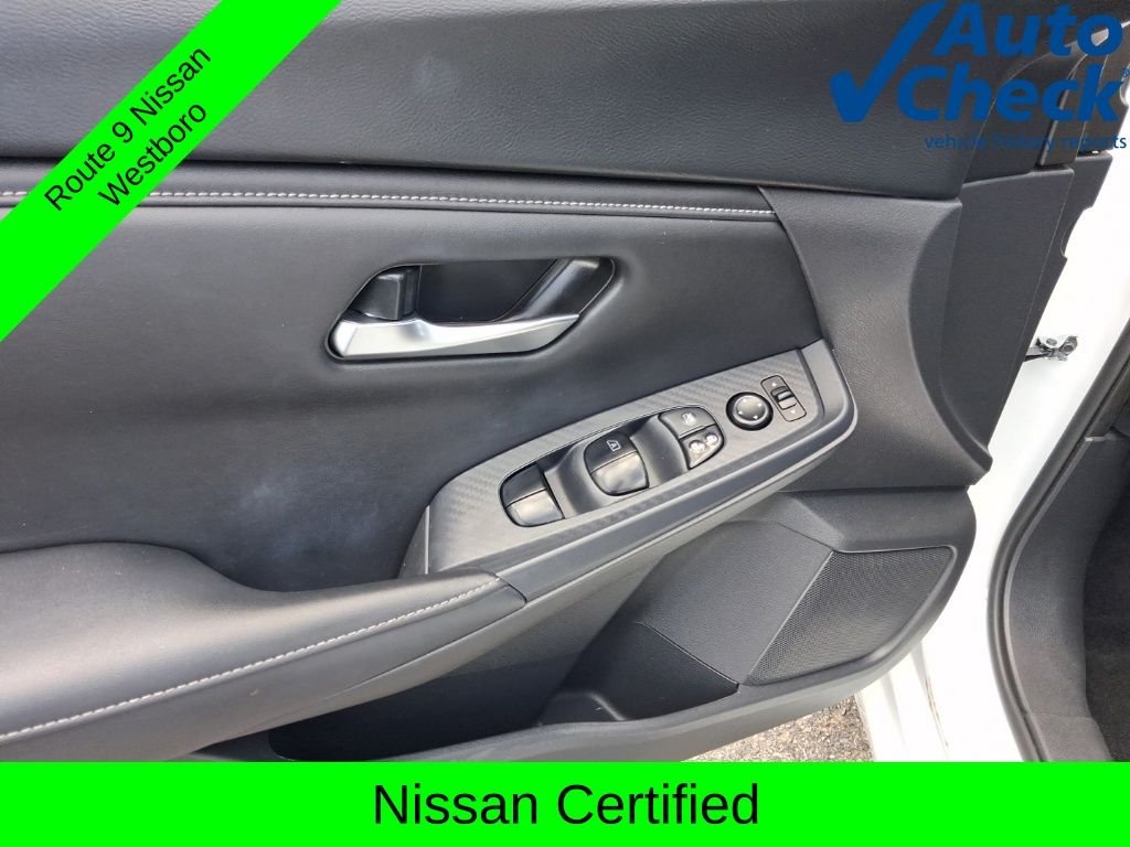 Used 2023 White Nissan S image 15