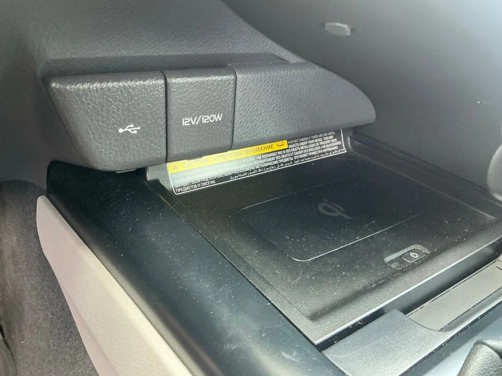 Used 2020 Beige Toyota XLE image 40