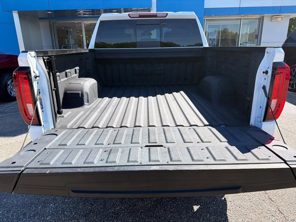 Used 2023 SUMMIT WHITE GMC SLT image 10
