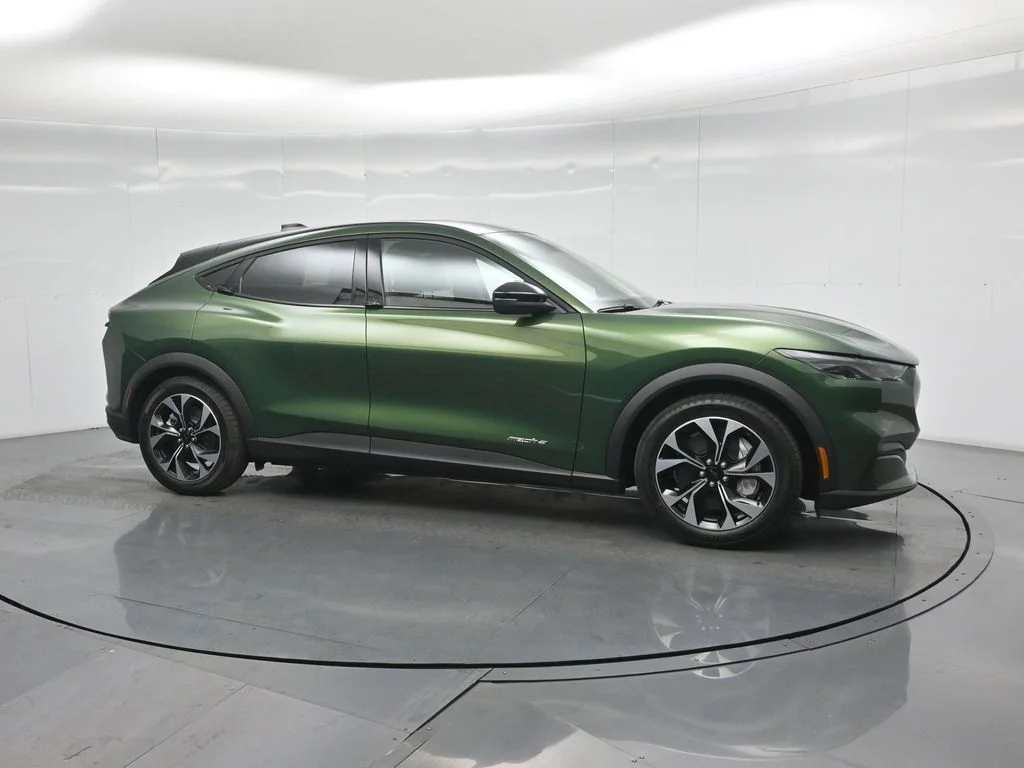 New 2026 Green Ford Select image 21