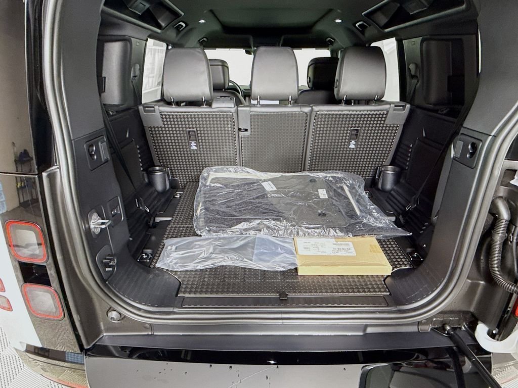 New 2026 Fuji White LAND ROVER X-Dynamic SE image 26