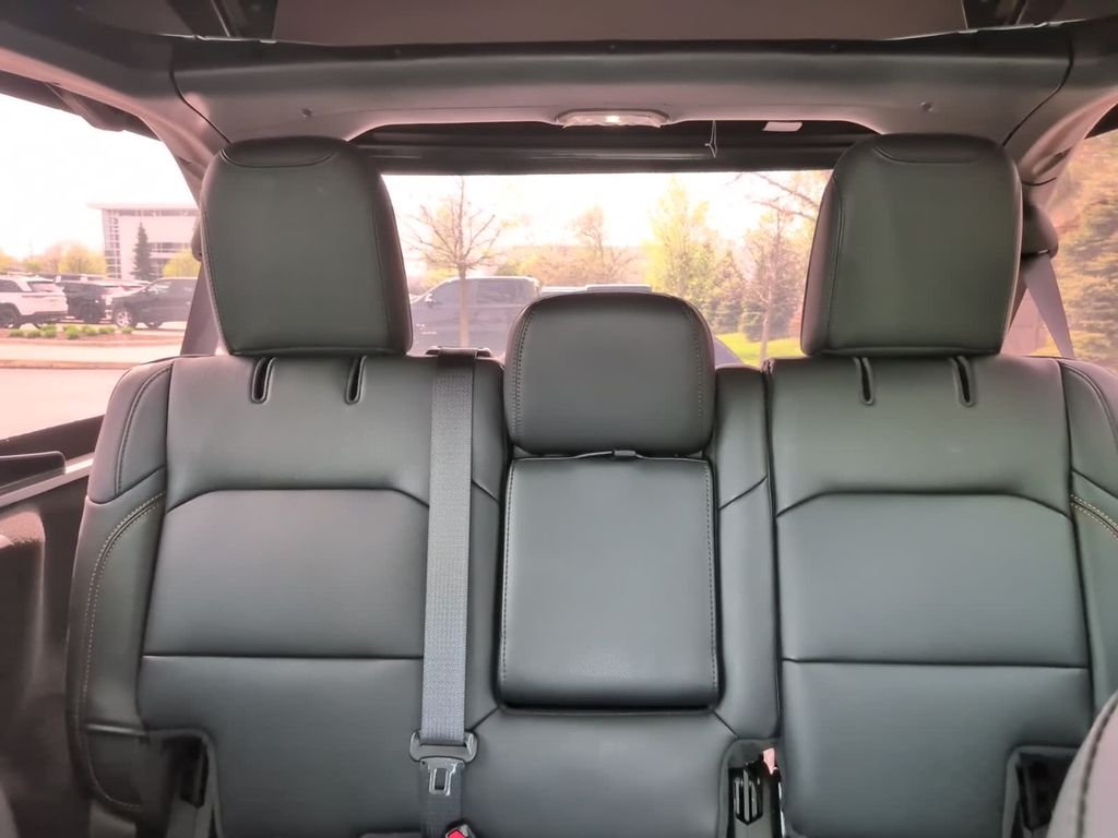 Used 2024 Silver Jeep Sahara image 27