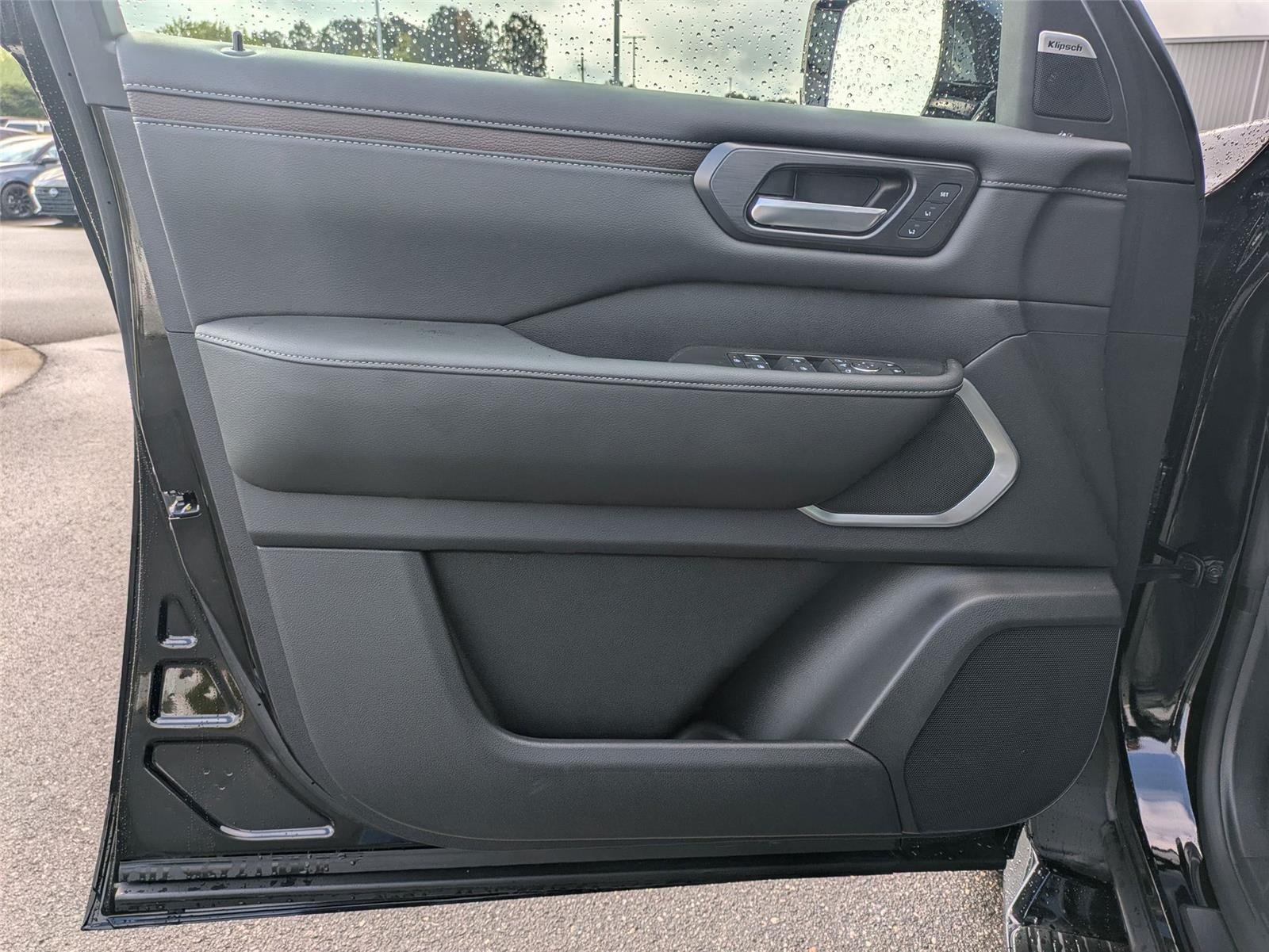 2025 Nissan Armada Platinum Reserve - Photo 11