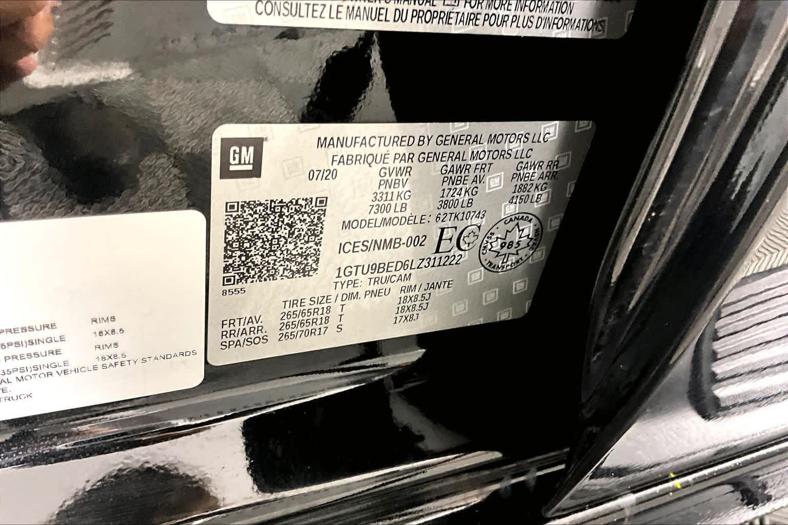 Used 2020 Onyx Black GMC SLE image 35