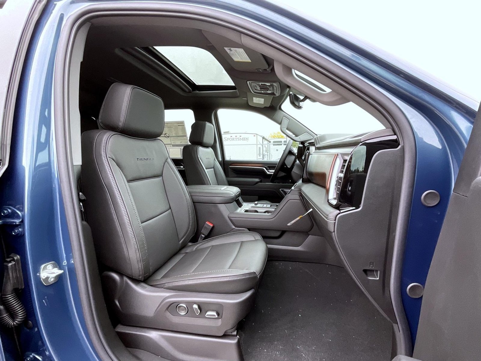 2026 GMC Sierra 3500HD Denali - Photo 15