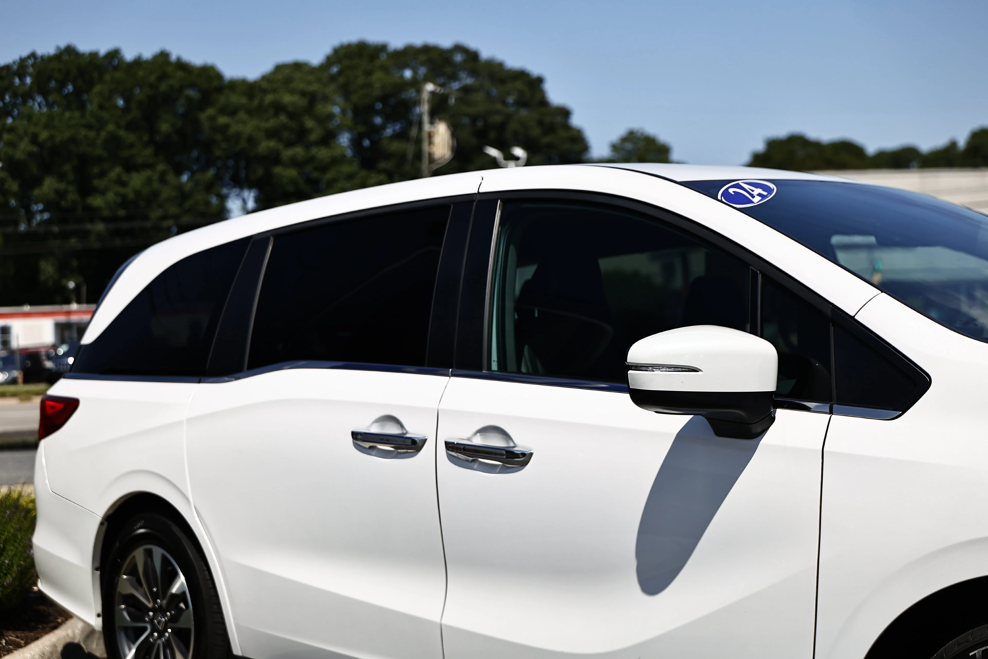 Used 2024 Platinum White Honda EX-L image 11