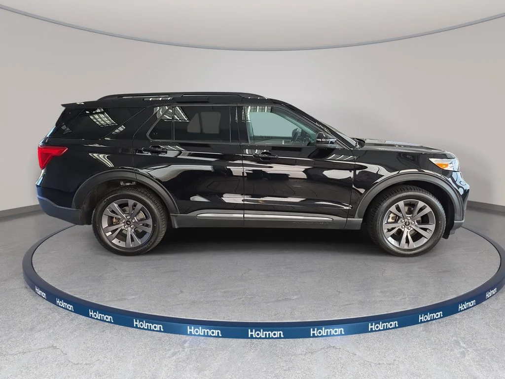 Certified Used 2023 Black Metallic Ford XLT image 4