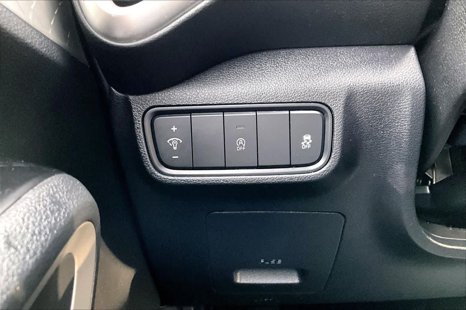 Used 2020 GREY Kia LX image 33
