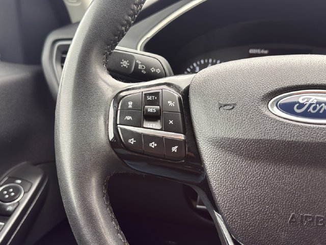 Used 2022 Silver Ford SE image 13