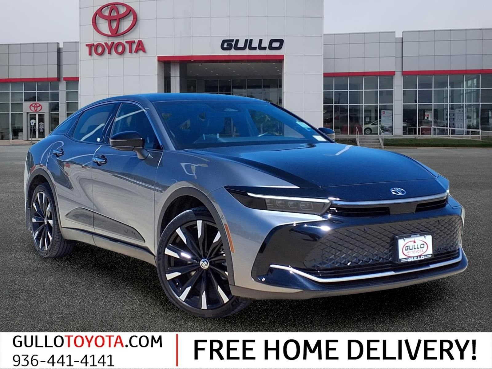 2024 Toyota Crown Platinum AWD's photo