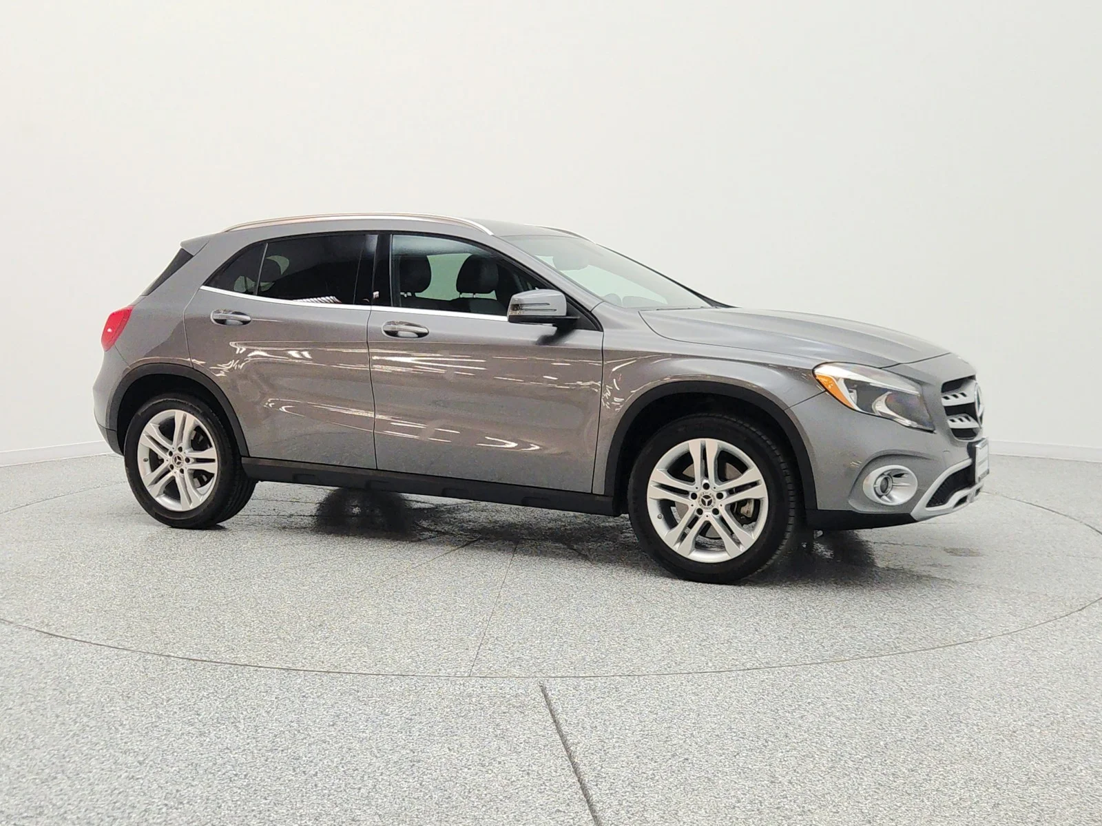 Used 2019 Mountain Grey Metallic Mercedes-Benz GLA 250 4MATIC® SUV image 4