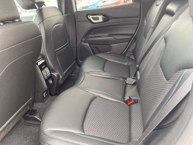 New 2026 Bright White Clearcoat Jeep Latitude Altitude image 10
