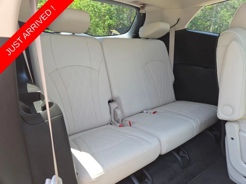Used 2023 White Buick Avenir image 19