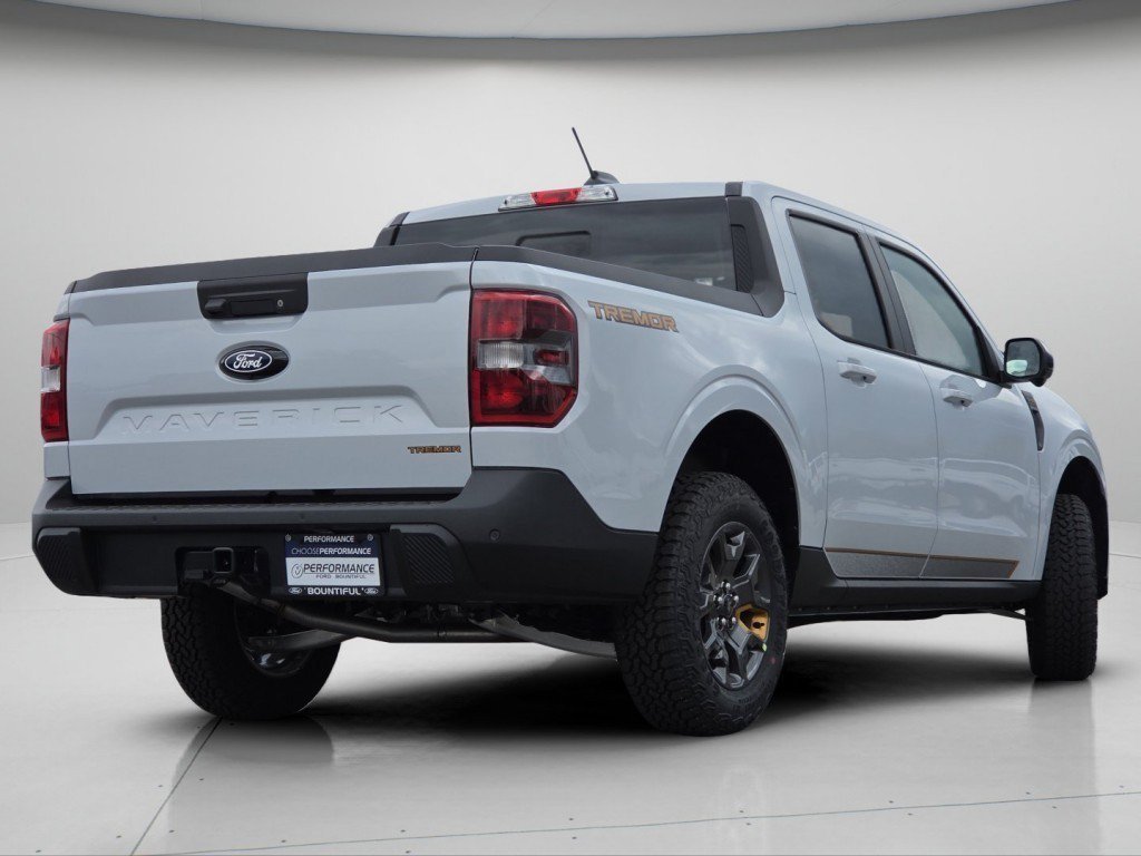New 2026 Space White Metallic Ford Tremor image 25